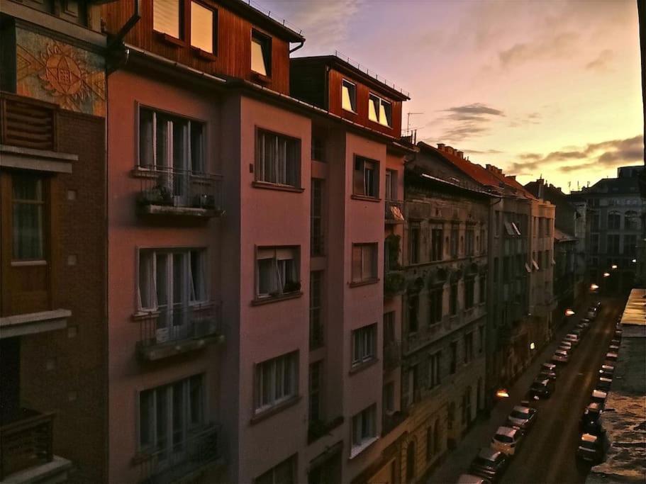 Bright And Cozy - City Center Apt Budapest Exterior photo